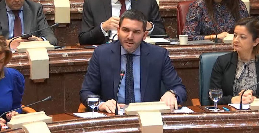 El consejero Antonio Luengo durante su intervención en la Comisión de Economía, Hacienda y Presupuesto de la Asamblea Regional
