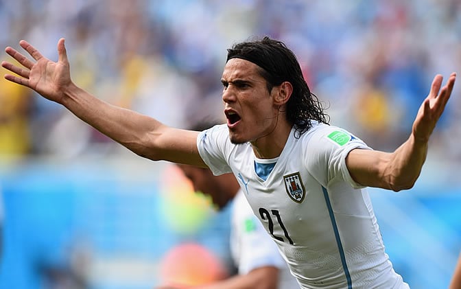 Cavani se queja por una decisión arbitral