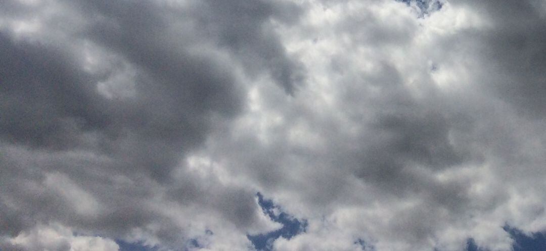 Hoy se prevén cielos cubiertos y posibles chubascos