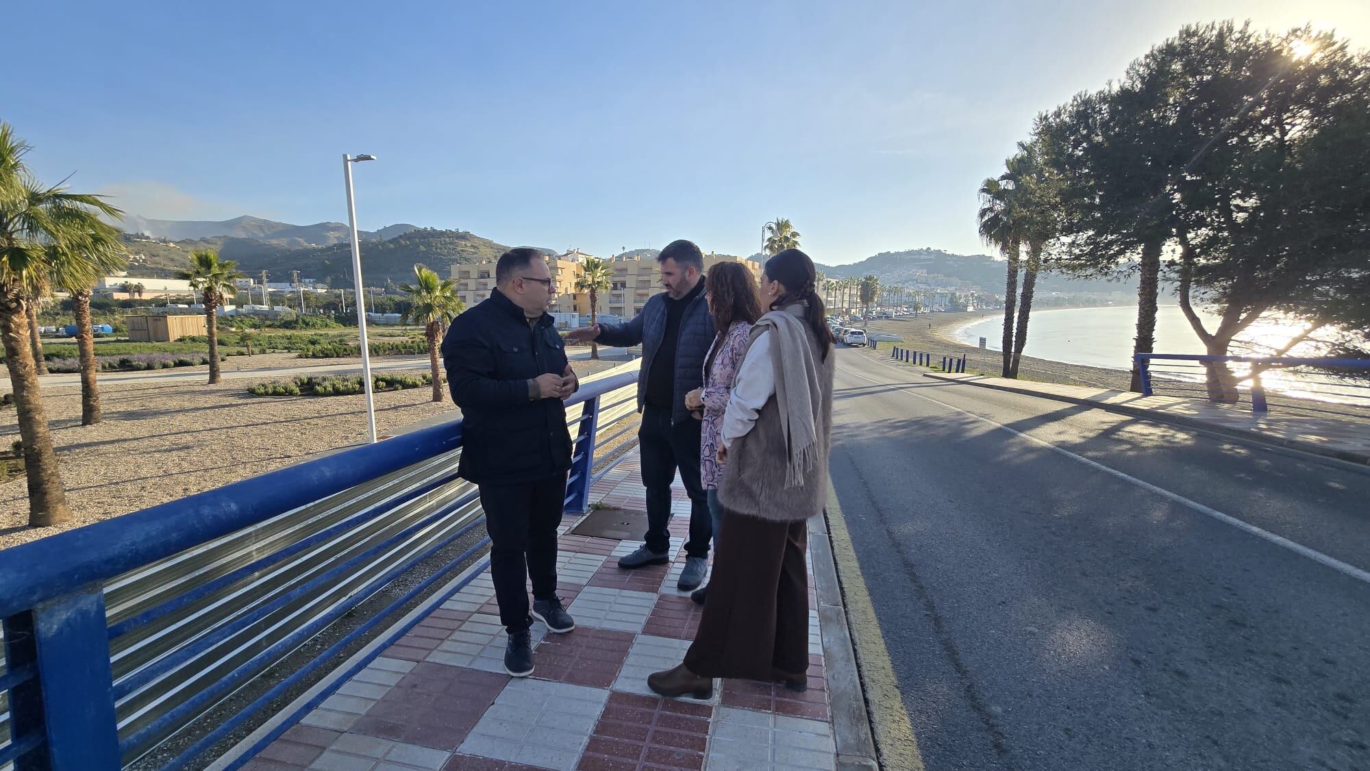 El alcalde de Almuñécar visita el solar donde irá ubicado el Hotel de cinco estrellas de La Herradura (Granada)