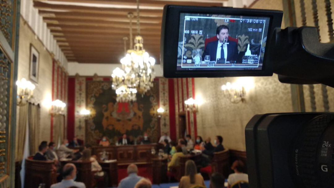 Imagen de archivo de Luis Barcala en una reciente sesión plenaria