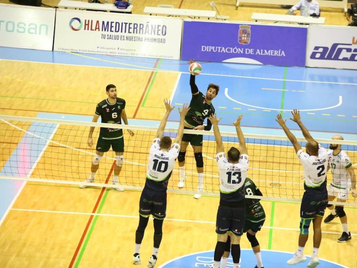 Unicaja Costa de Almería nivela la balanza y mira arriba