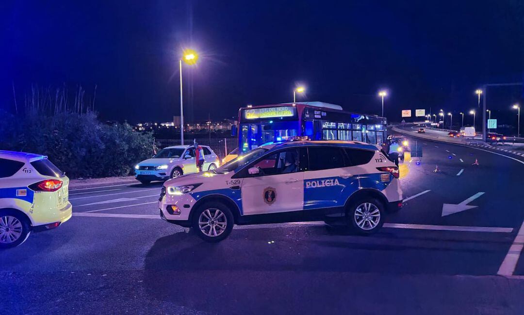 La Policía de la Generalitat durante los controles en los accesos a las principales ciudades perimetradas durante el mes de enero. 