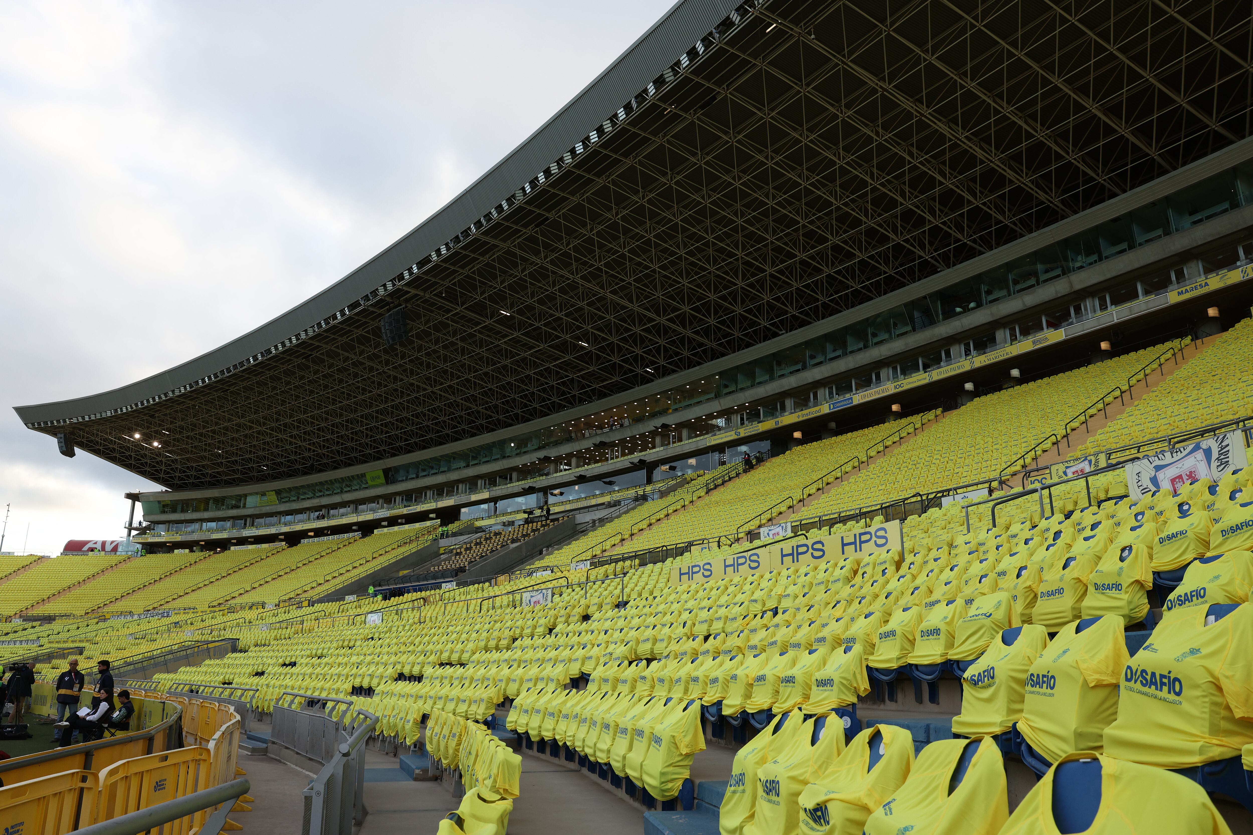LAS PALMAS, SPAIN - FEBRUARY 22: General view inside the stadium prior to the LaLiga match between UD Las Palmas and FC Barcelona at Estadio Gran Canaria on February 22, 2025 in Las Palmas, Spain. (Photo by Florencia Tan Jun/Getty Images)