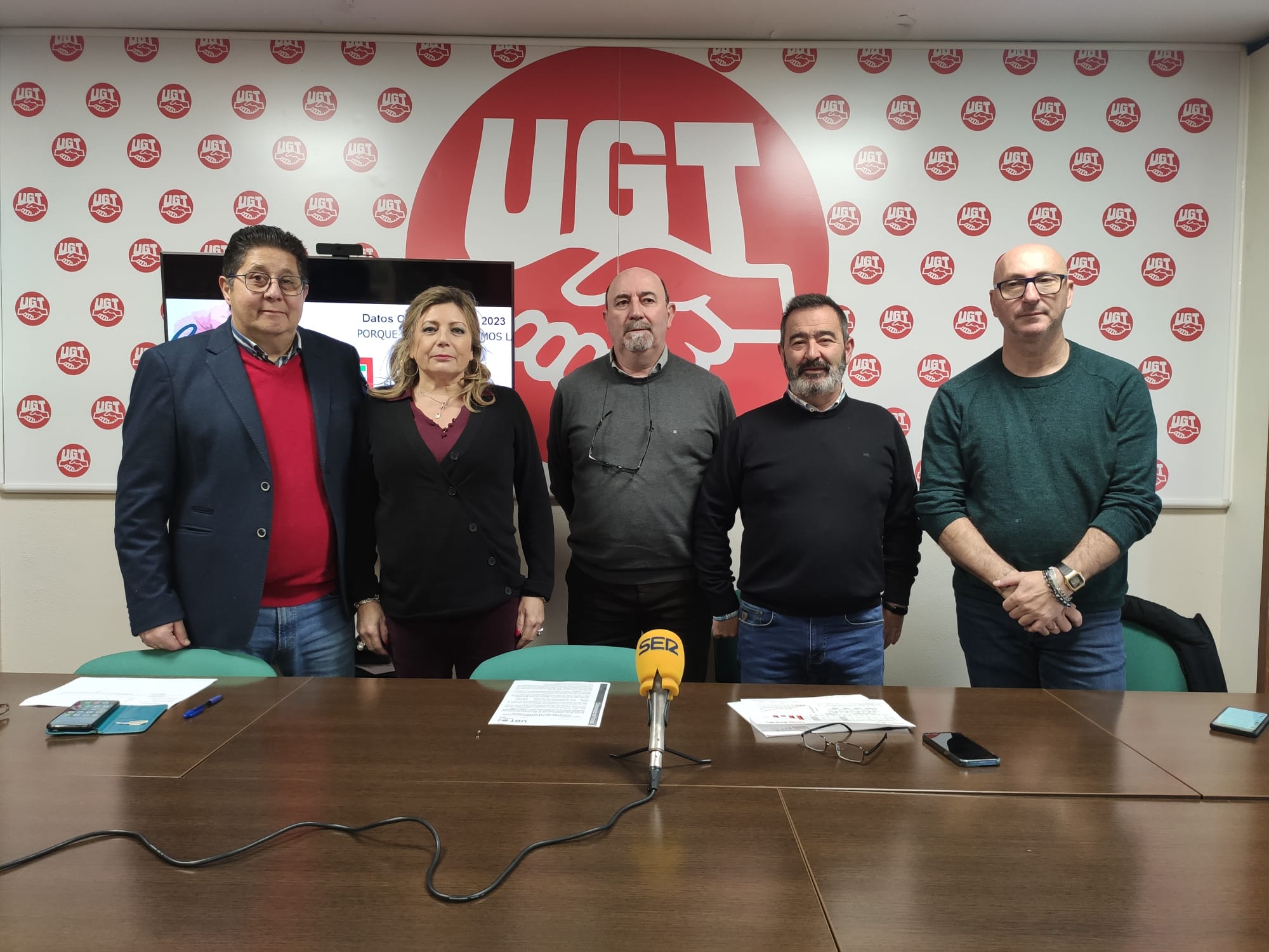 La cúpula de UGT en la provincia de Jaén liderado por el secretario general Manuel Salazar (en el centro)