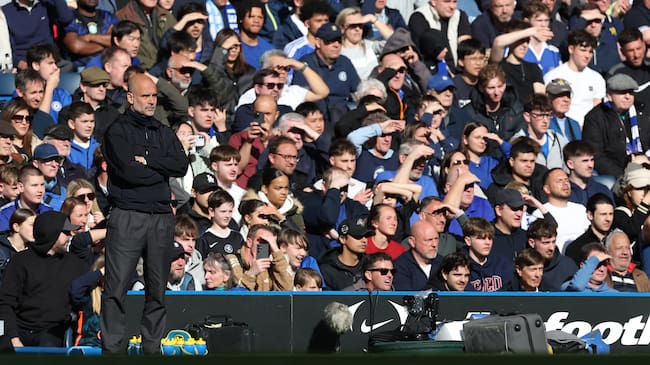 Pep Guardiola durante el partido ante el Chelsea en Stamford Bridge