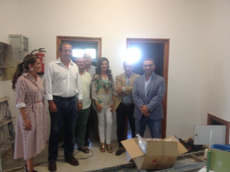 Yolanda Caballero, delegada de educación, visita las obras del colegio público Félix Rodríguez de la Fuente de Andújar