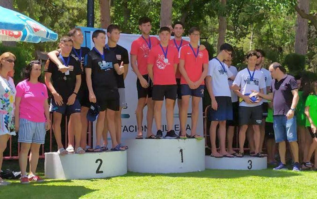 Buenos resultados de los nadadores eldenses en Villena