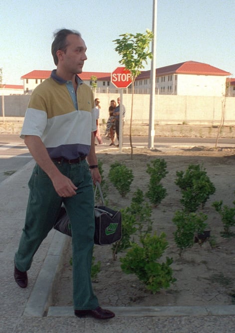 Fotografía de archivo, tomada el 1 de agosto de 1994, del expolicía Michel Domínguez. El antiguo miembro de los Grupos Antiterroristas de Liberación (GAL), ha sido detenido por las fuerzas de seguridad en Barcelona por su presunta relación con el narcotrá