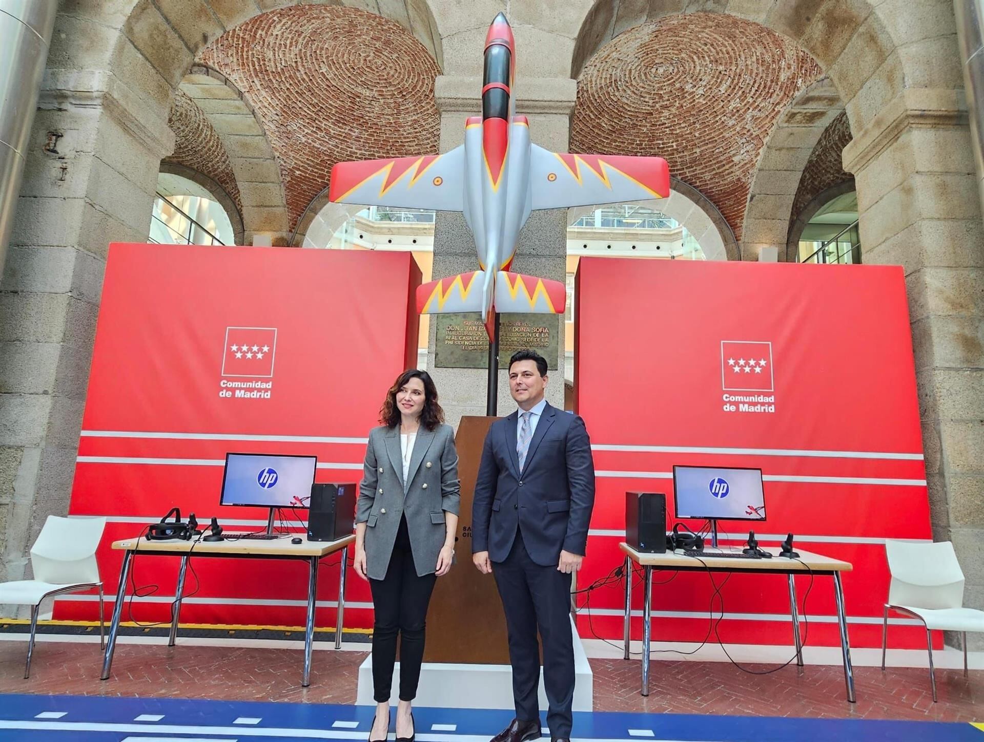 Madrid homenajea a la Patrulla Águila en su 40 aniversario con una exposición en la Real Casa de Correos