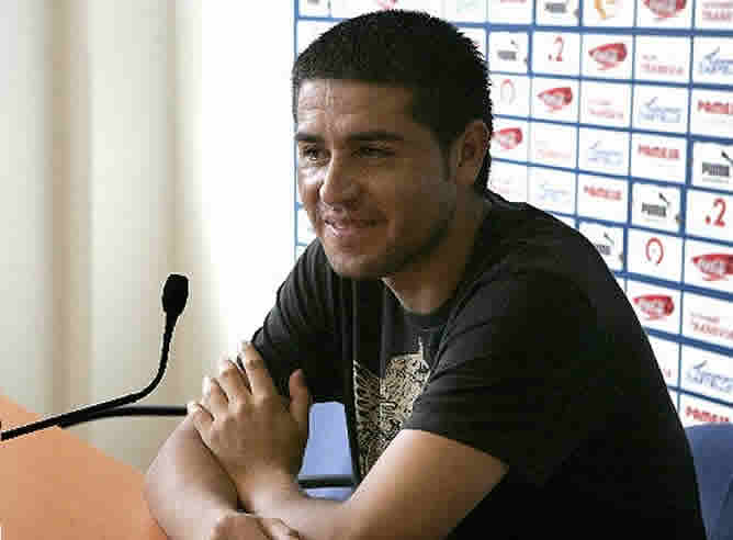 Riquelme durante su esperada rueda de prensa.