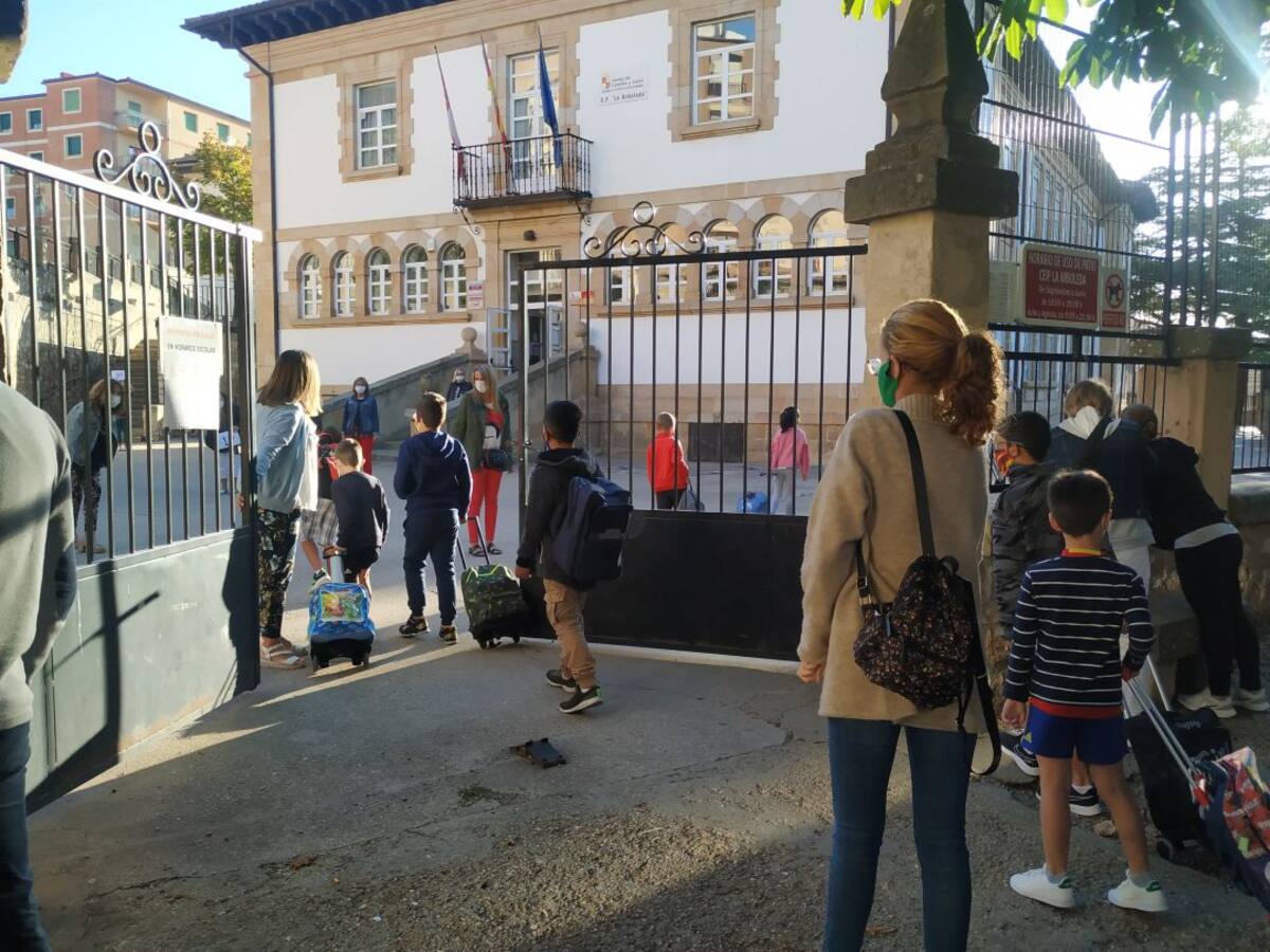 Los alumnos de infantil y primaria han vuelto al cole cumpliendo el protocolo