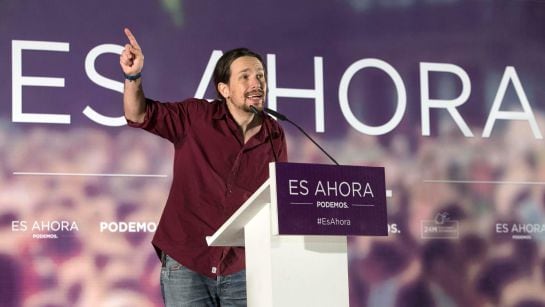 El secretario General de Podemos Pablo Iglesias durante el acto electoral que ha ofrecido hoy en el auditorio Parque Fofó de Murcia.