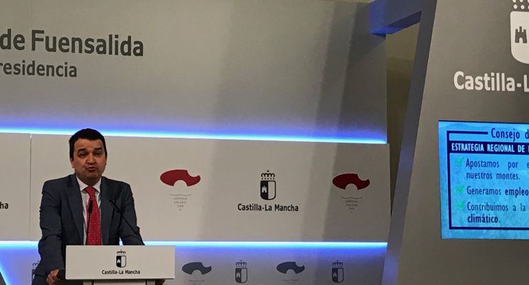 El consejero de Agricultura, Francisco Martínez Arroyo, ha presentado el plan regional de Gestión de biomasa este lunes 