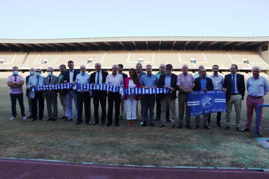 La junta directiva del Xerez Deportivo entrante y la saliente