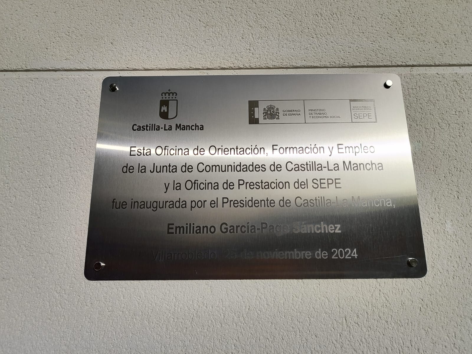 Placa inauguración centro