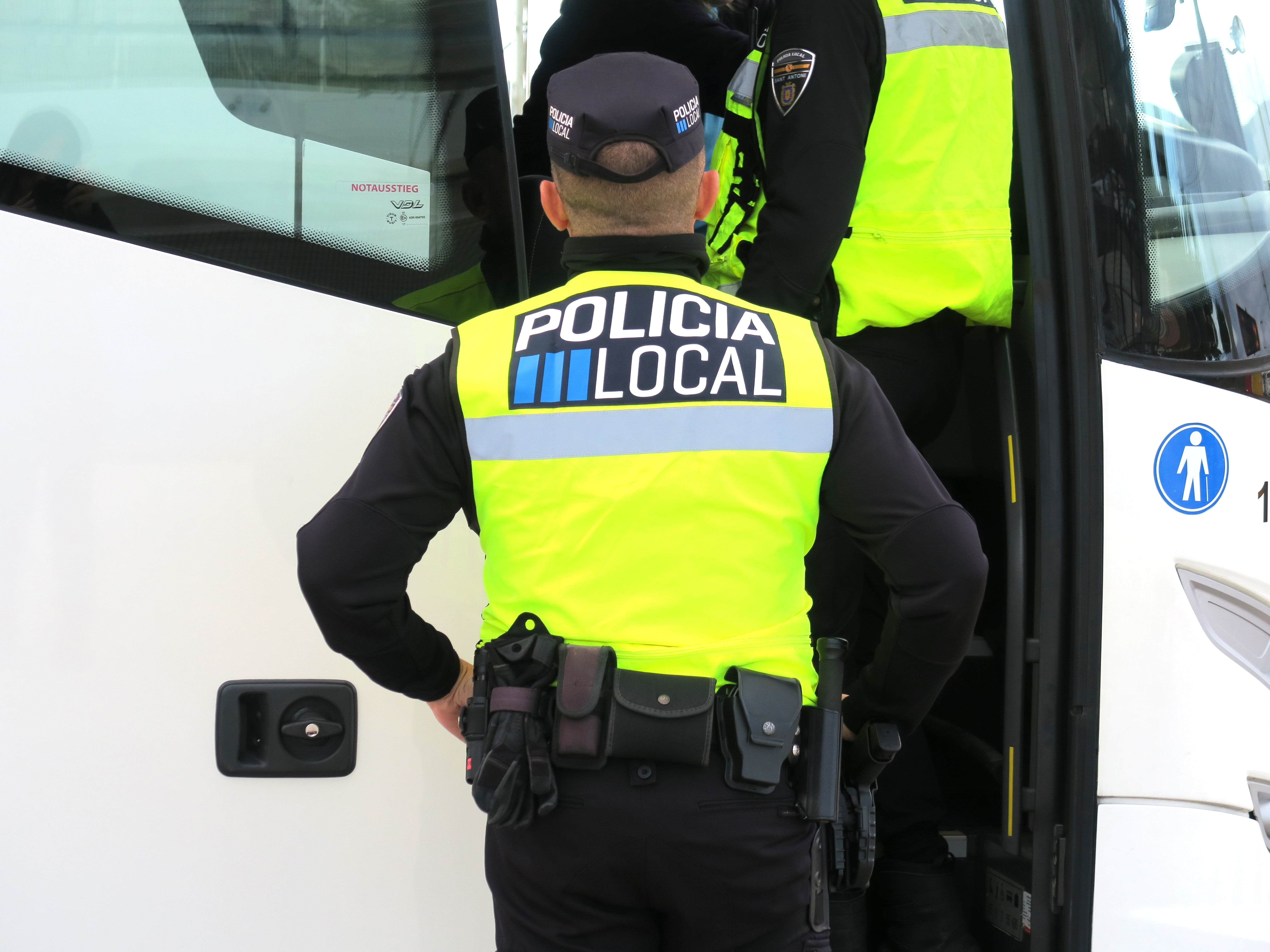 Agentes de la Policía Local de Sant Antoni