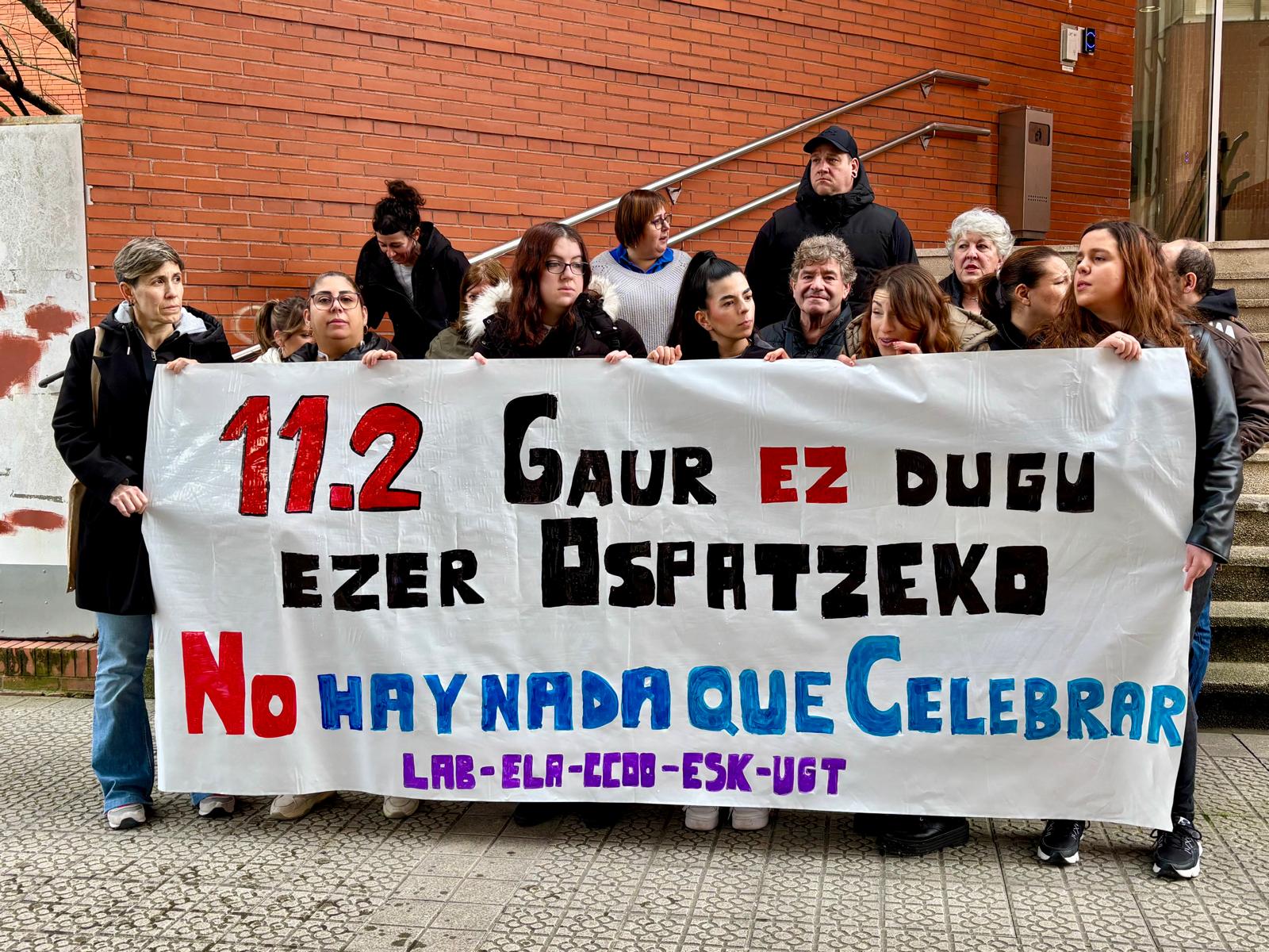 Trabajadores y Trabajadoras del 112 se concentran en Bilbao ante el Centro Coordinador de Emergencias de Osakidetza y SOS Deiak