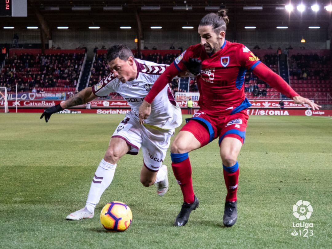 Marc Mateu, durante el partido ante el Albacete en Los Pajaritos.