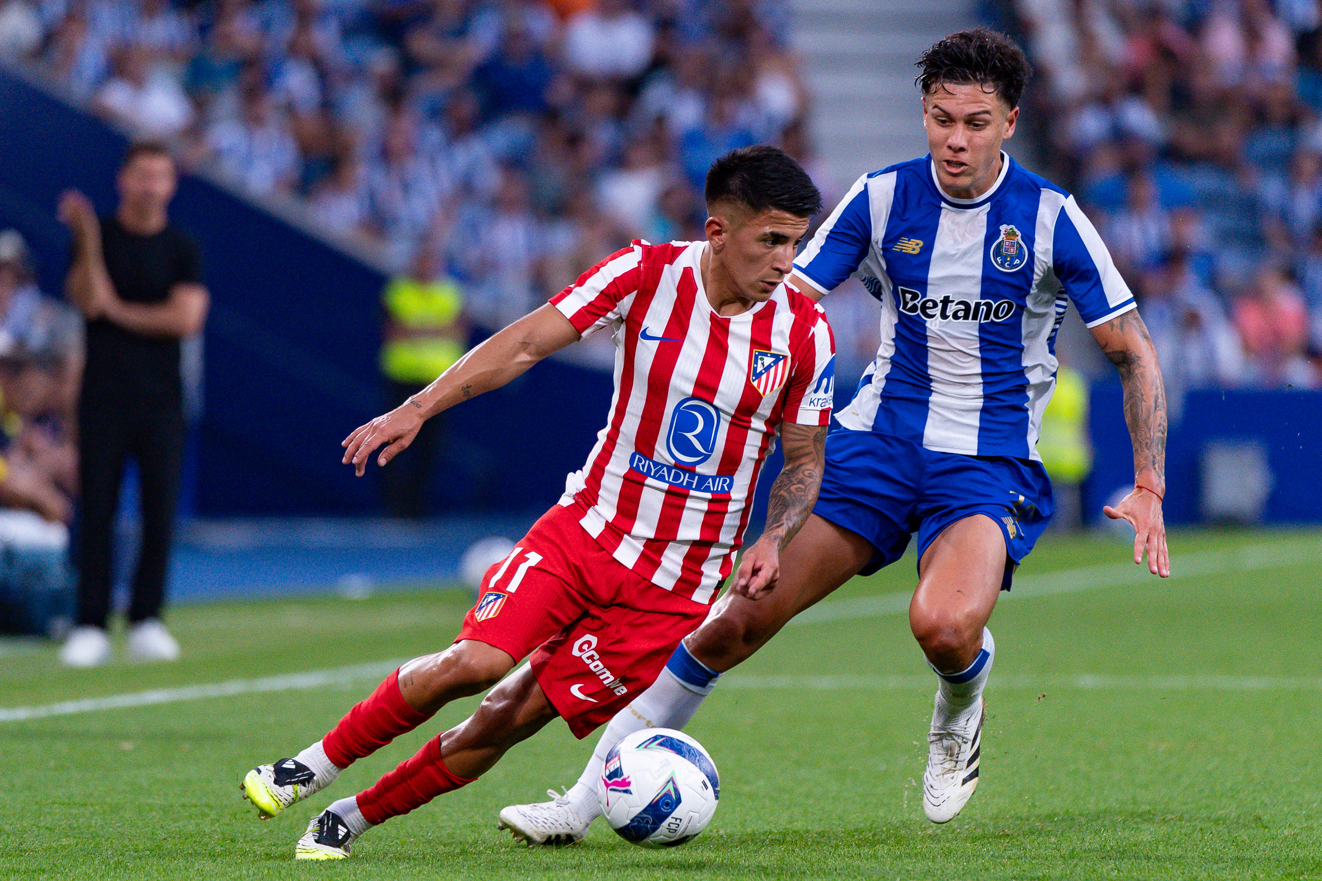 Thiago Almada, durante el partido amistoso entre Atlético de Madrid y FC Porto