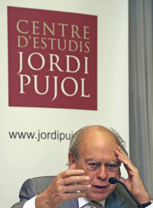 IMAGEN DE ARCHIVO | El ex presidente de la Generalitat catalana Jordi Pujol presenta en rueda de prensa en Tarragona el proyecto educativo Edu 21, que tiene como objetivo la mejora de la calidad de la enseñanza en Cataluña.