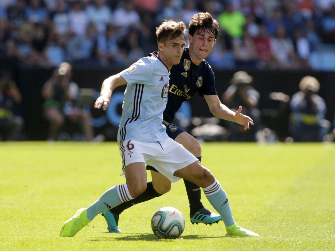 Denis Suárez se quiere ir de Odriozola en el primer partido de Liga