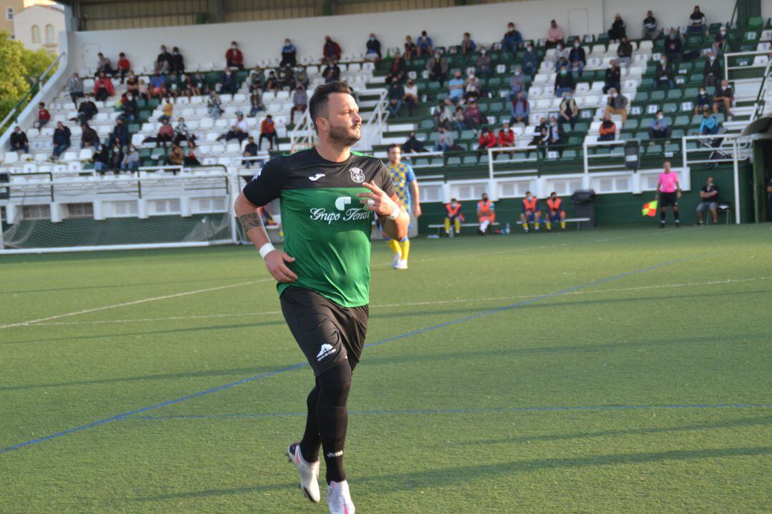 Alexis Fernández autor del gol de la UD Calpe ante el Jávea.