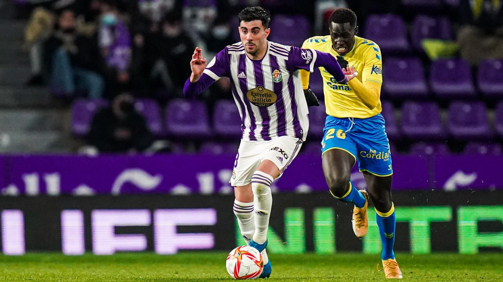 Kike Pérez en un partido con el Real Valladolid