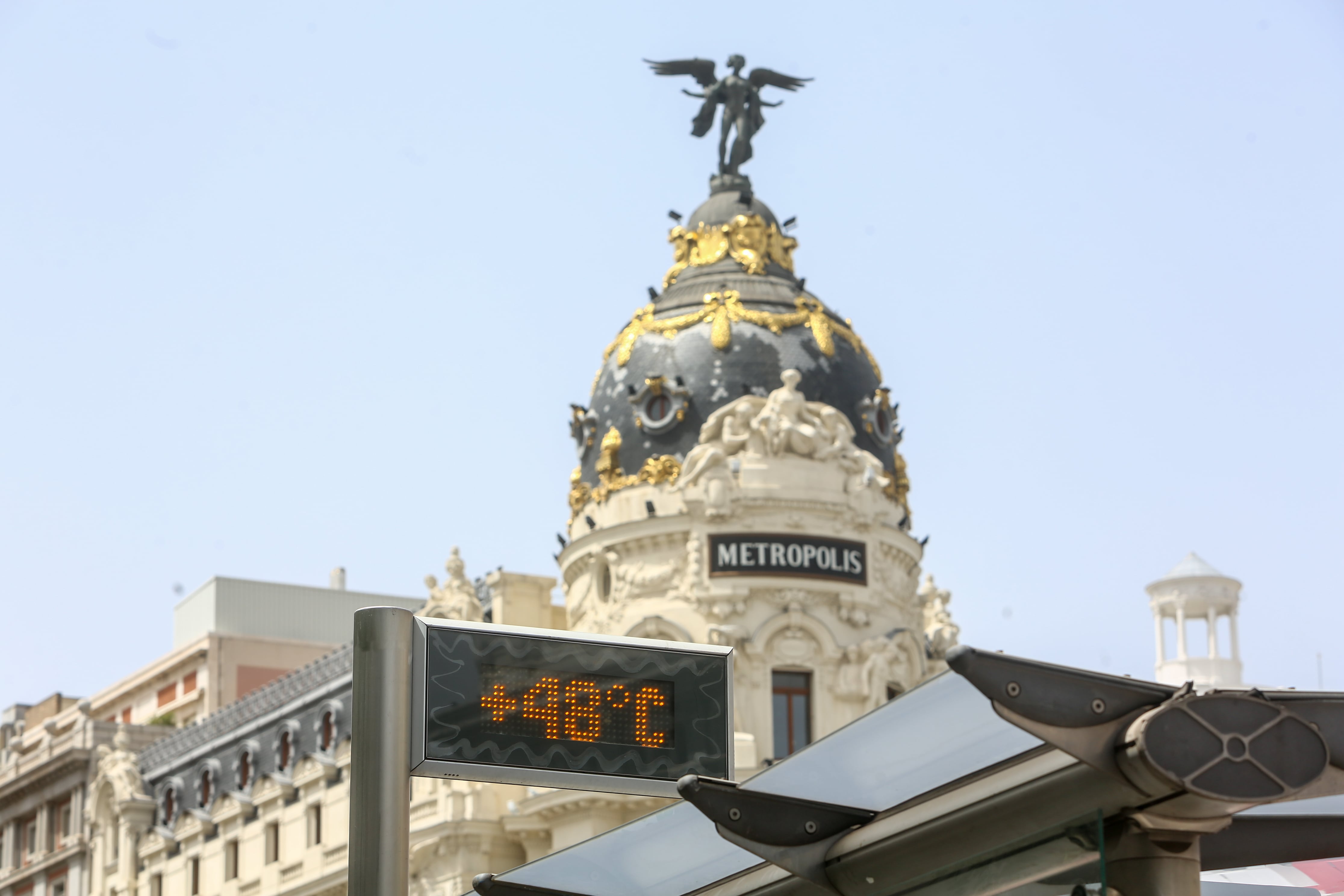 Un termómetro registra 48 grados en Madrid.