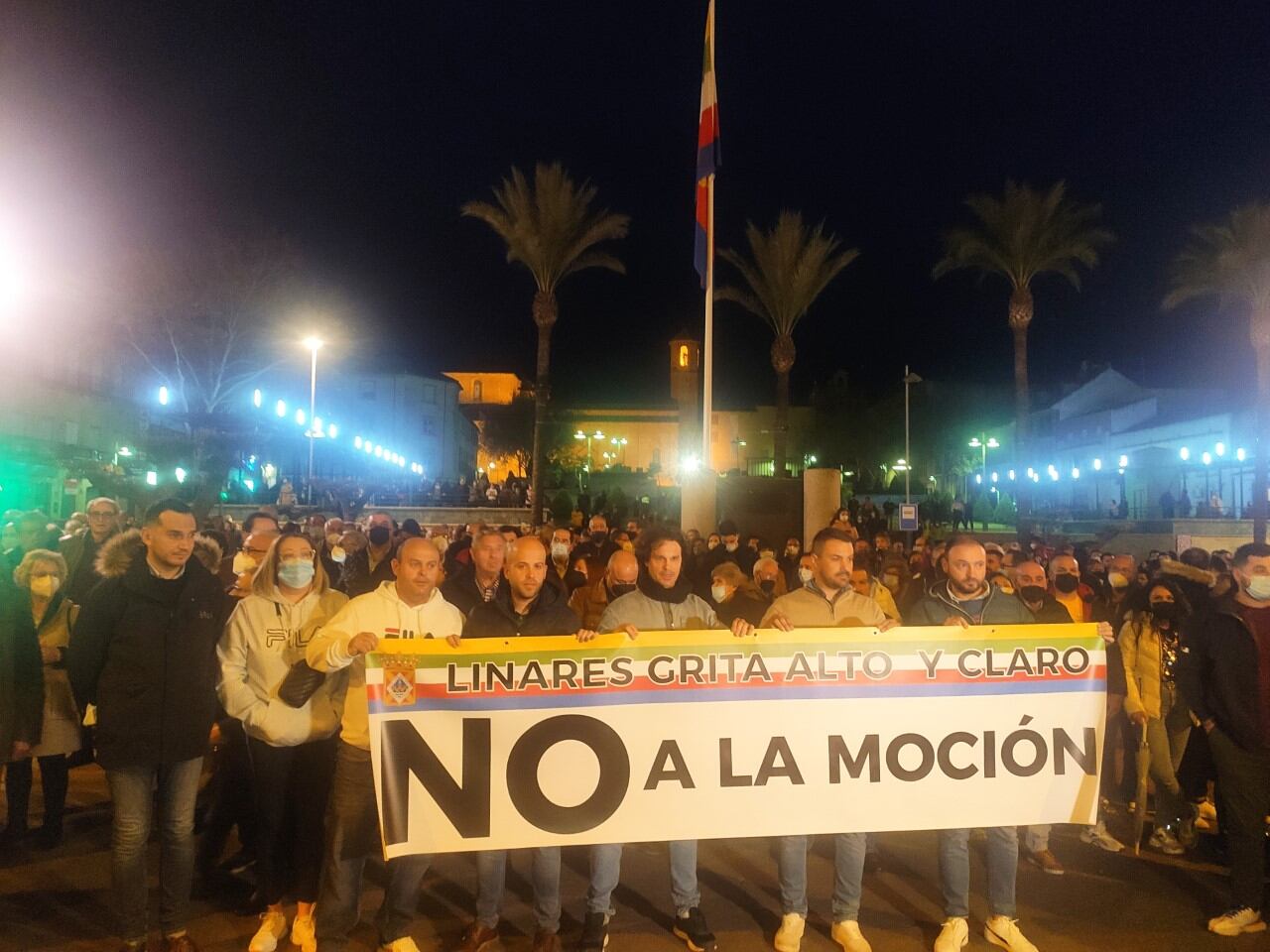 Concentración contra la moción de censura en Linares