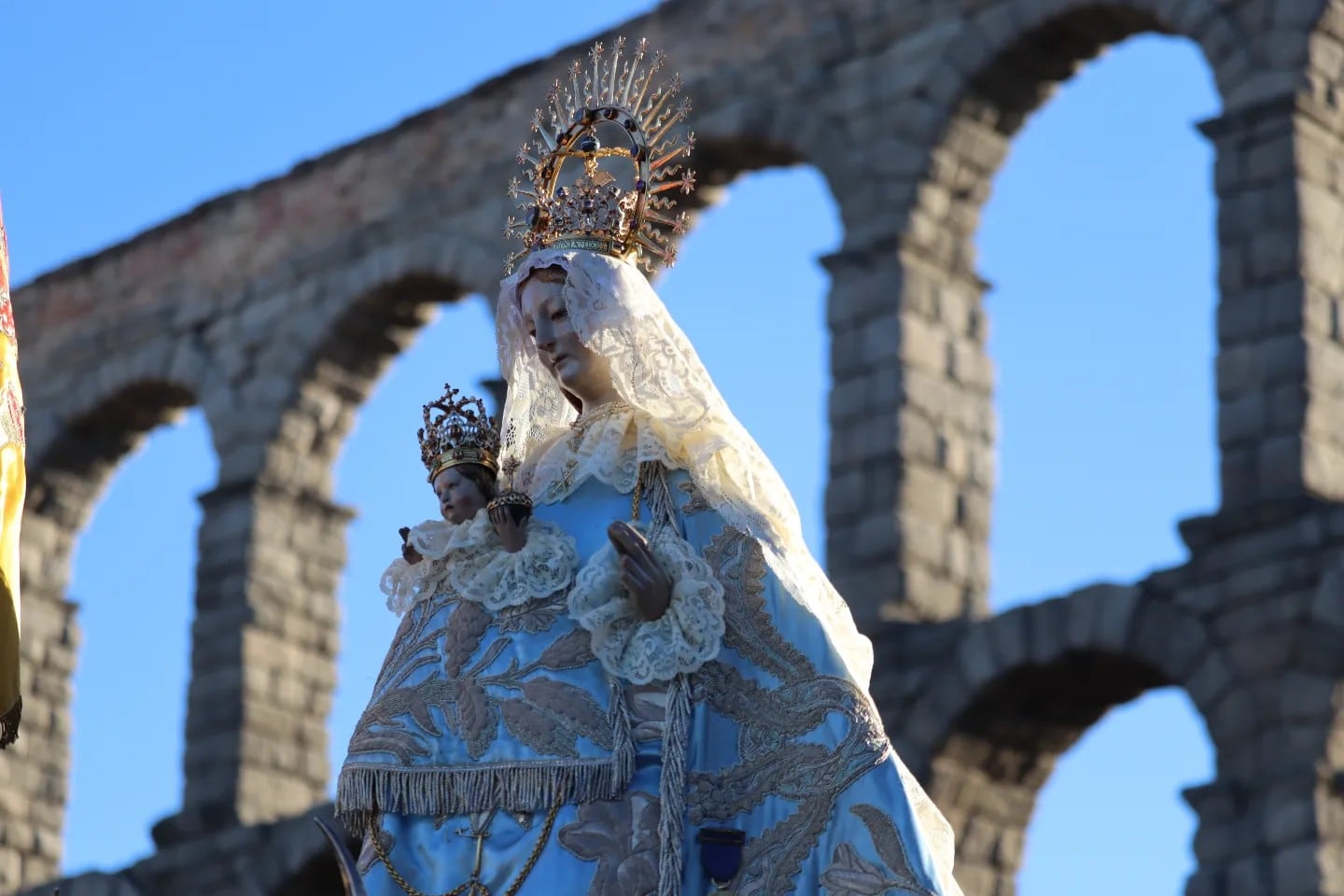 Segovia despide a la Virgen de la Fuencisla