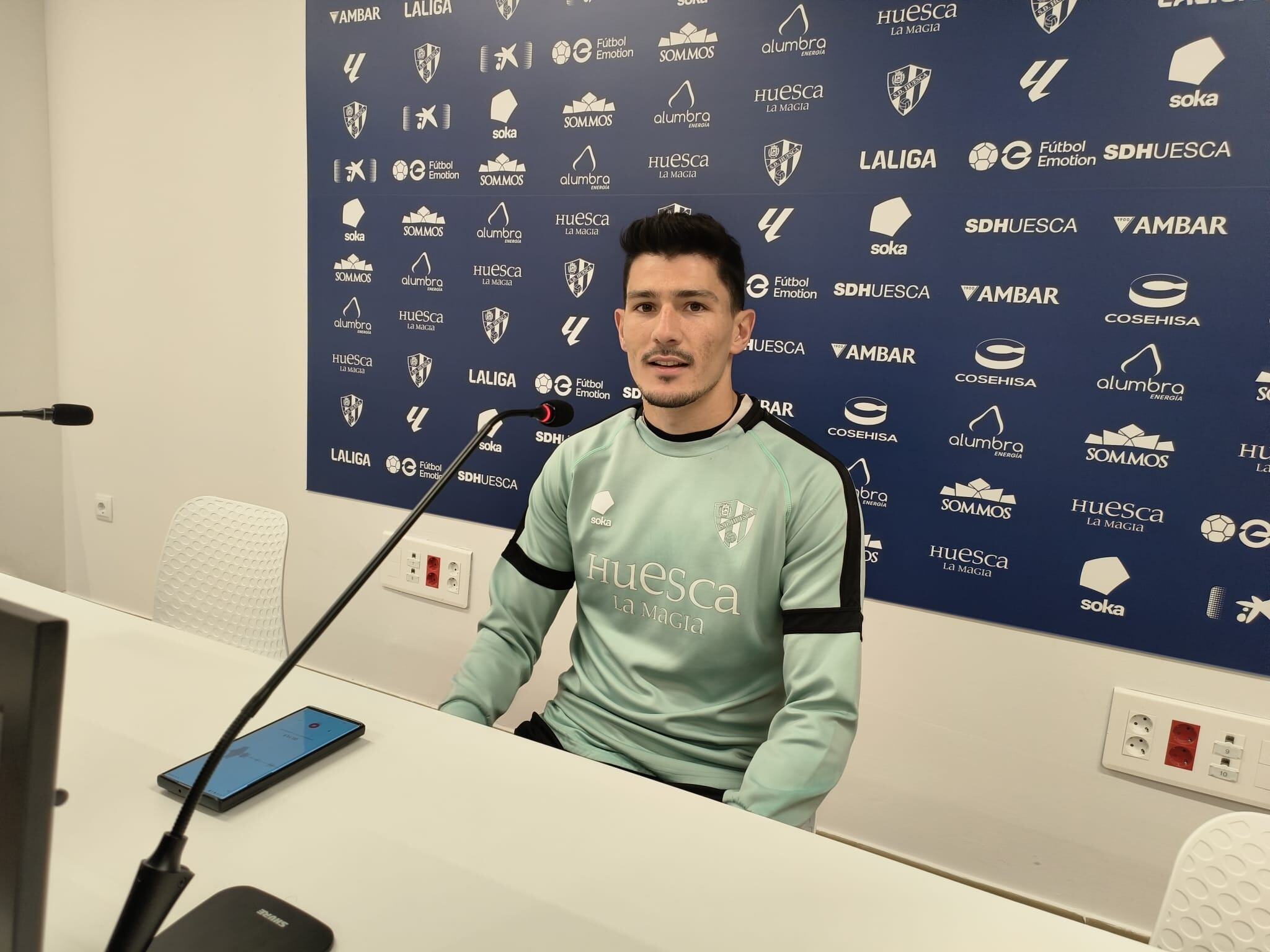 Miguel Loureiro era el encargado de dirigirse a los medios de comunicación