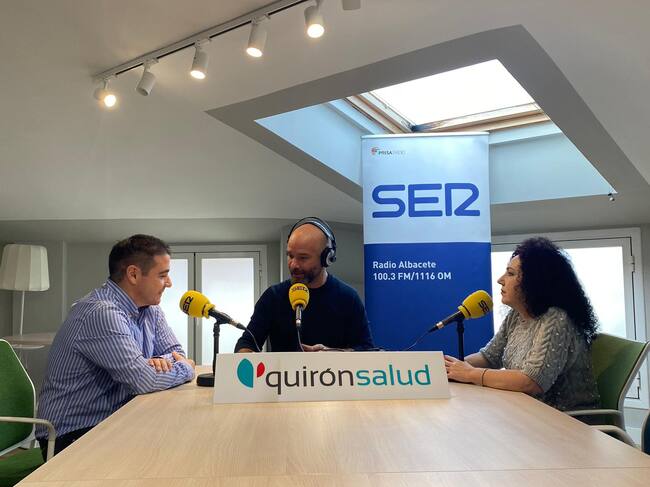 EL radiólogo Miguel Villar y la supervisora de Radiología, Puri Vilreales