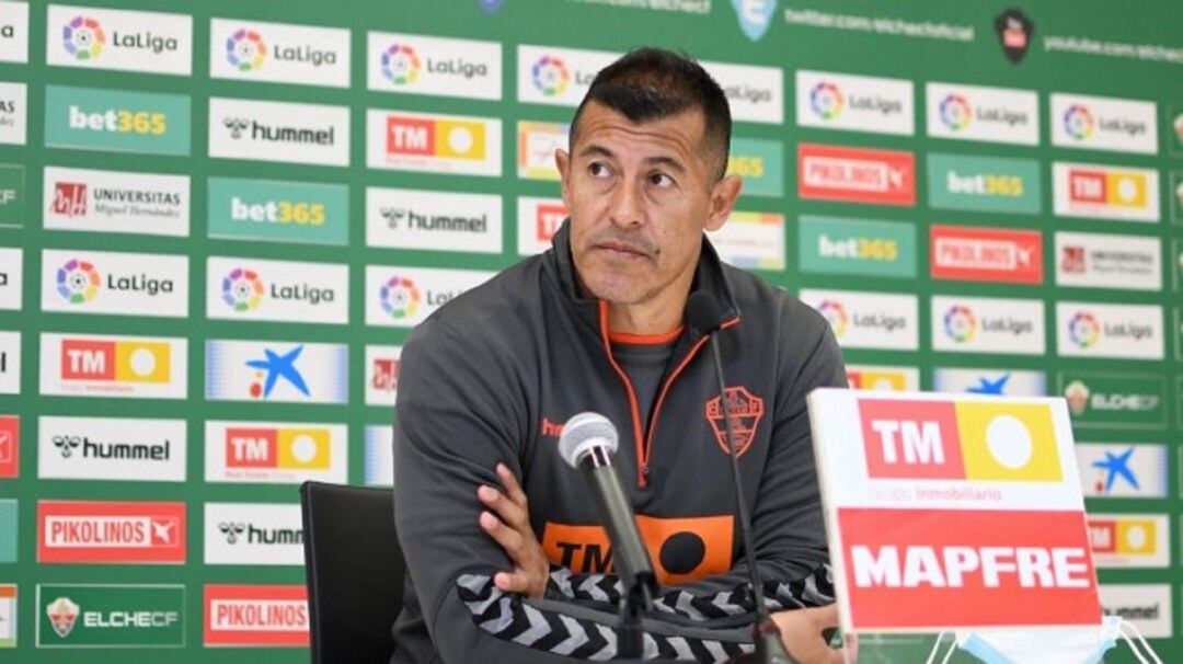 Jorge Almirón en la Sala de Prensa del Elche 