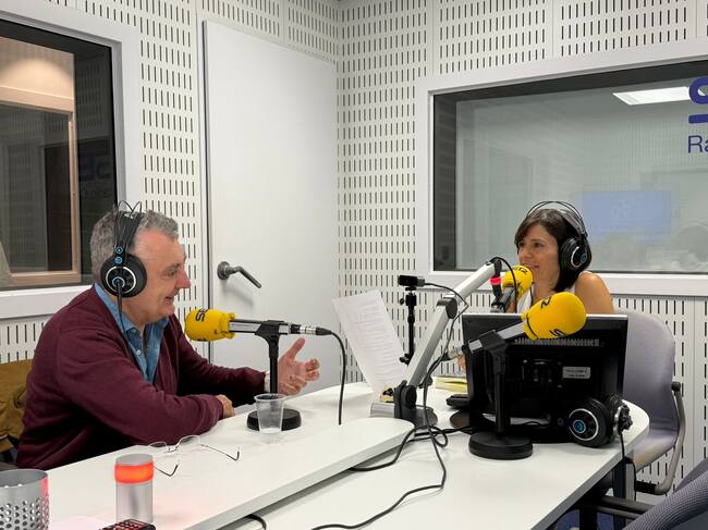 Manuel Vilas es el presidente de Novela Ciudad de Barbastro. Foto: Radio Coruña