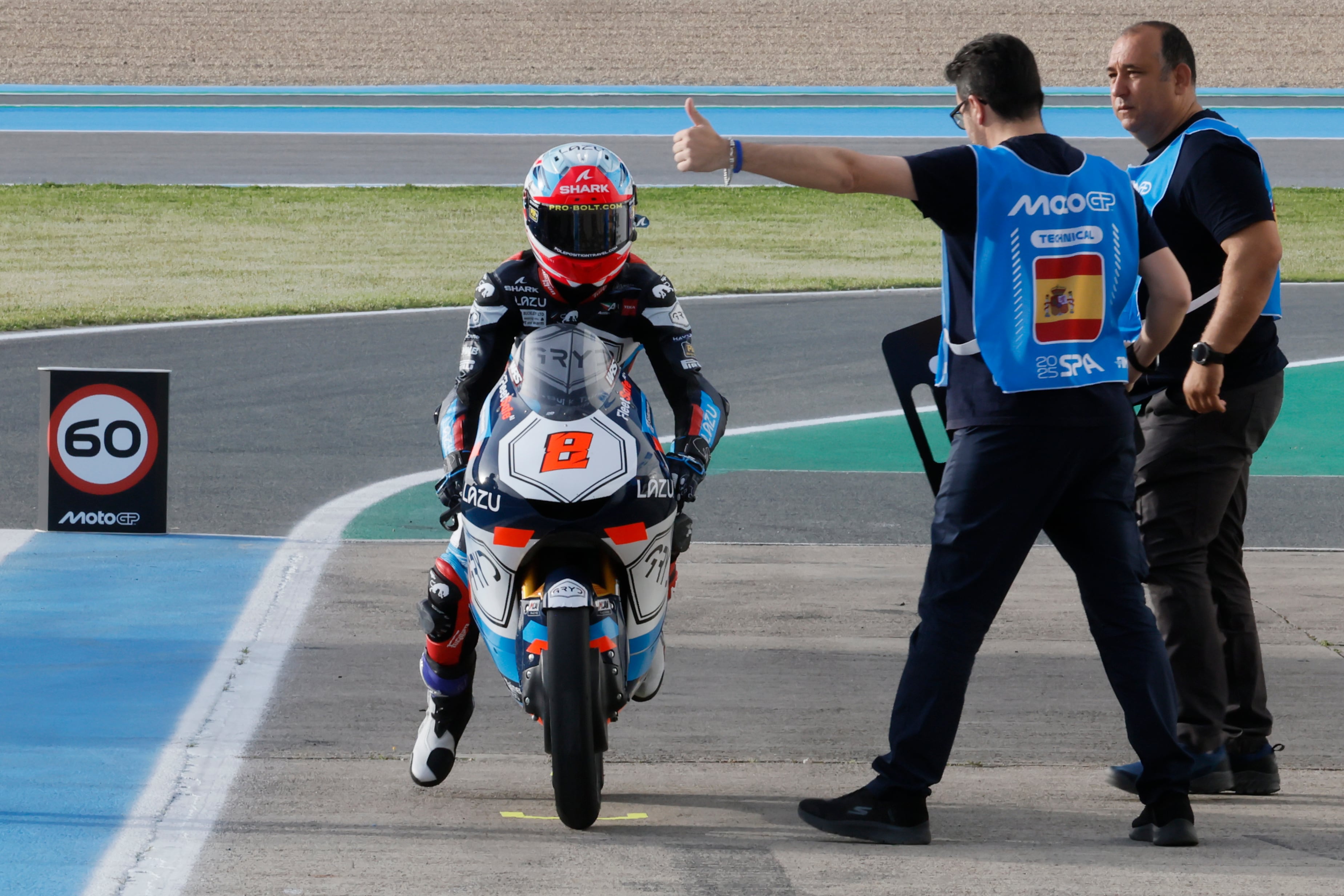 JEREZ DE LA FRONTERA (CÁDIZ), 25/04/2025.- El piloto ingles de Moto3, Eddie O´shea de GRYD-Mlav Racing, durante el primer entrenamiento en el Gran Premio de España de Motociclismo que se disputa este fin de semana en el Circuito de Jerez-Ángel Nieto, puntuable para el Mundial de la especialidad, desde este viernes al domingo. EFE/José Manuel Vidal
