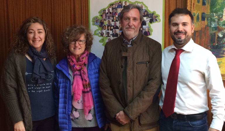 ULEG se ha reunido con representantes de la asociación de vecinos de Valdepelayo