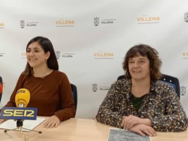 La concejala Alba Laserna y la agente de igualdad del Ayuntamiento de Villena