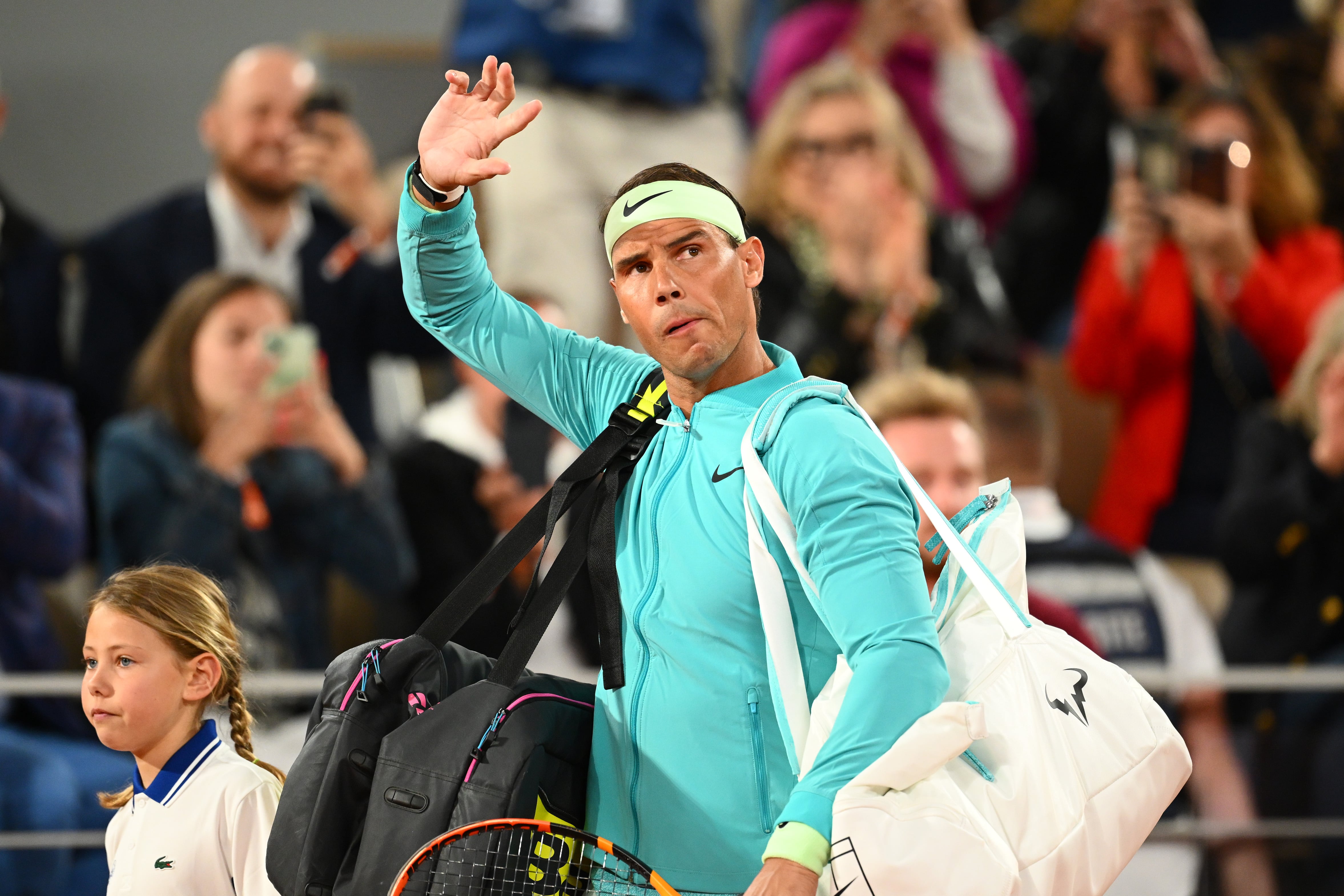 Rafa Nadal entra a la pista central de Roland Garros para enfrentarse en primera ronda a Alexander Zverev