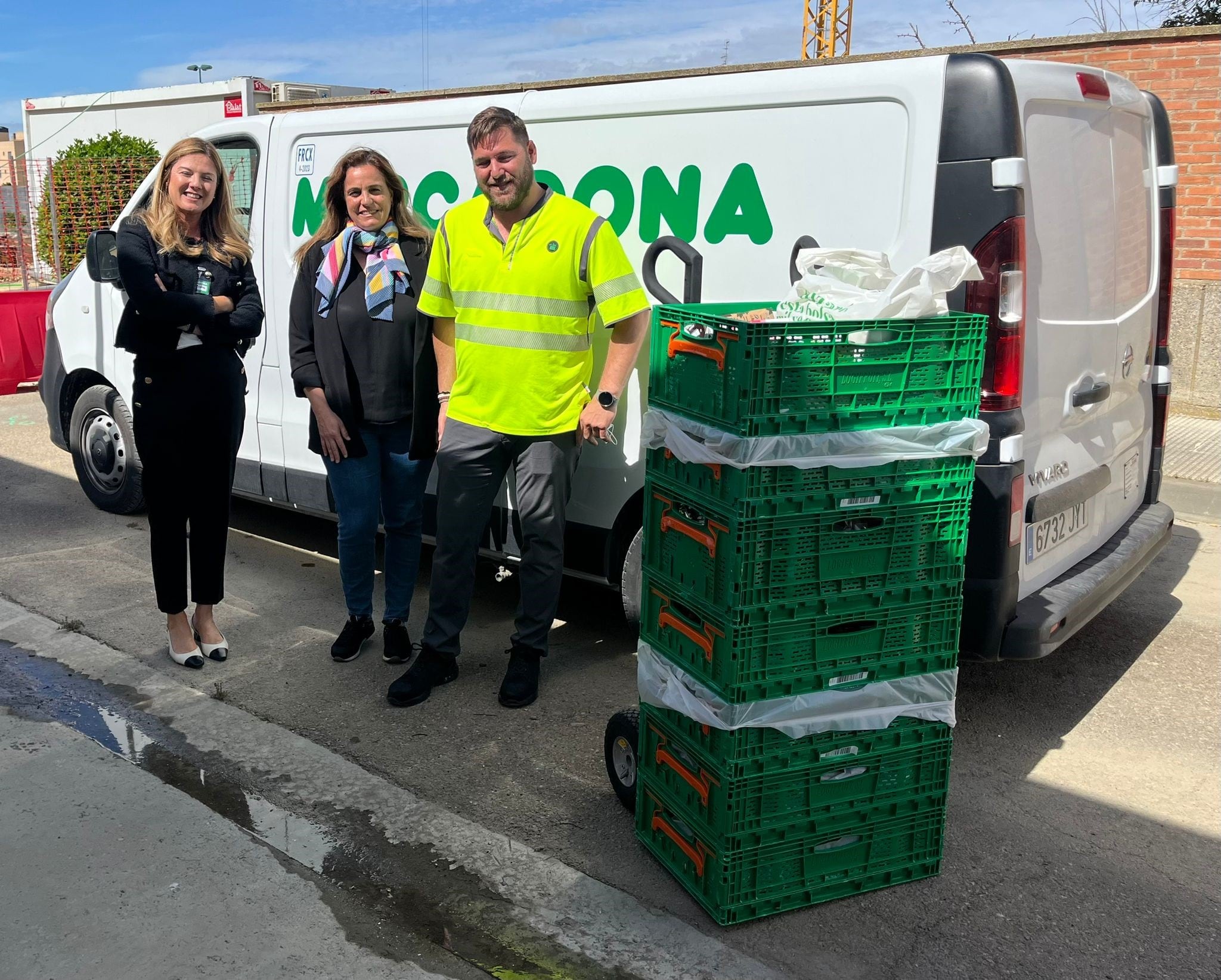 Imagen de una donación del supermercado Mercadona en Ejea de los Caballeros (Zaragoza)