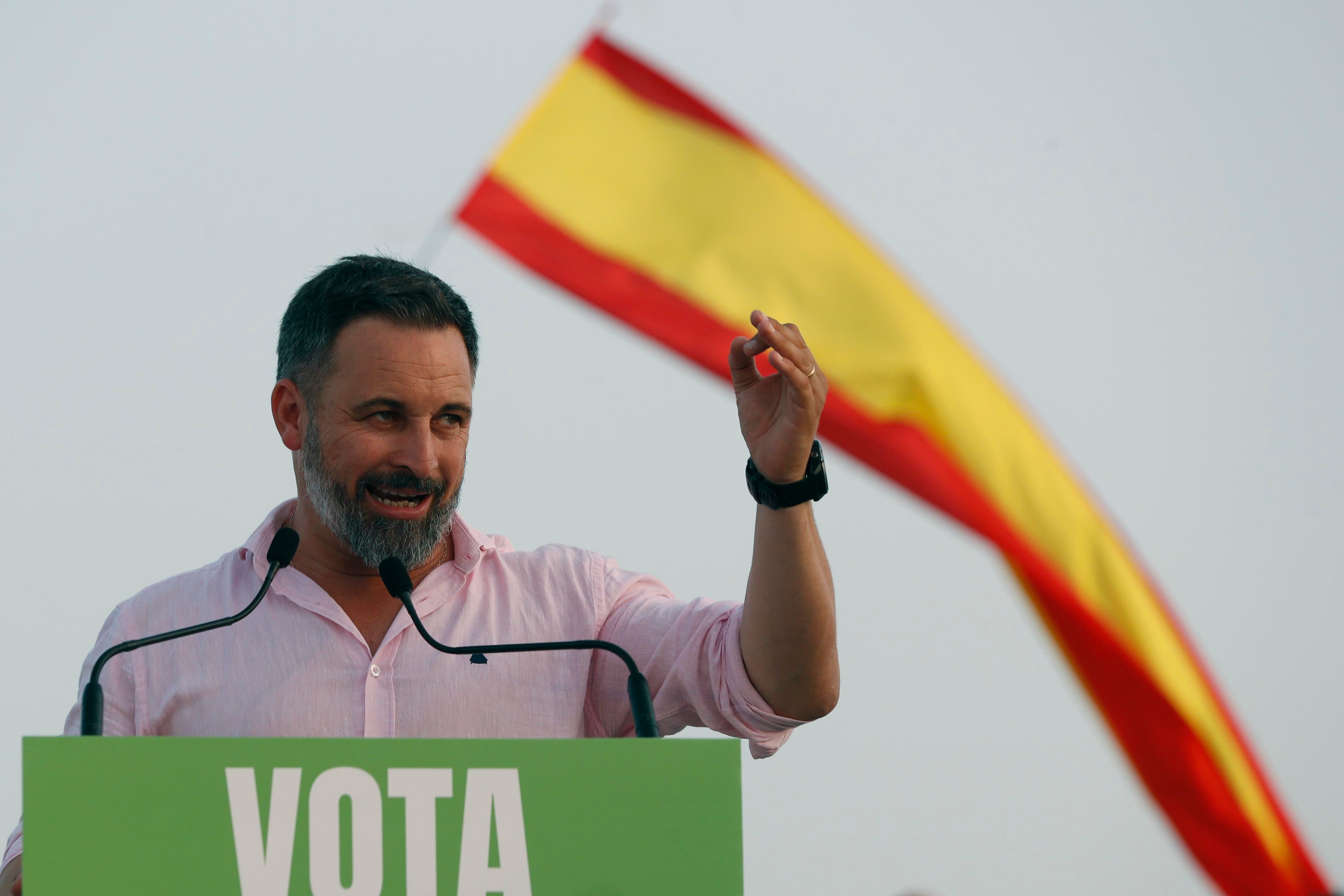 El líder de Vox, Santiago Abascal, interviene durante un acto de campaña previo a las elecciones generales del 23 de julio este martes, en Málaga.