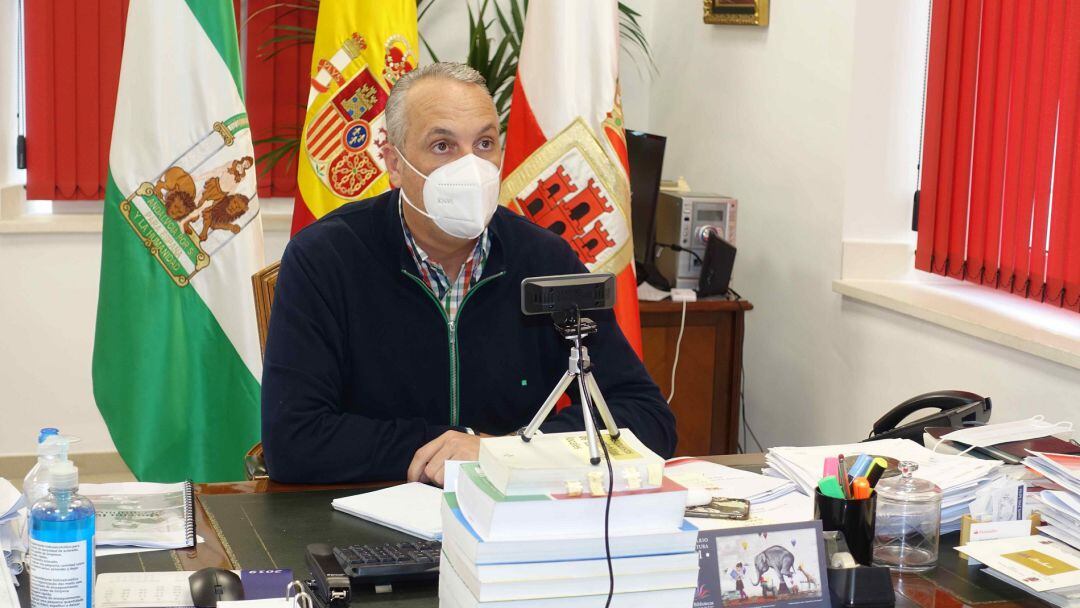 Ruiz Boix durante la reunión.