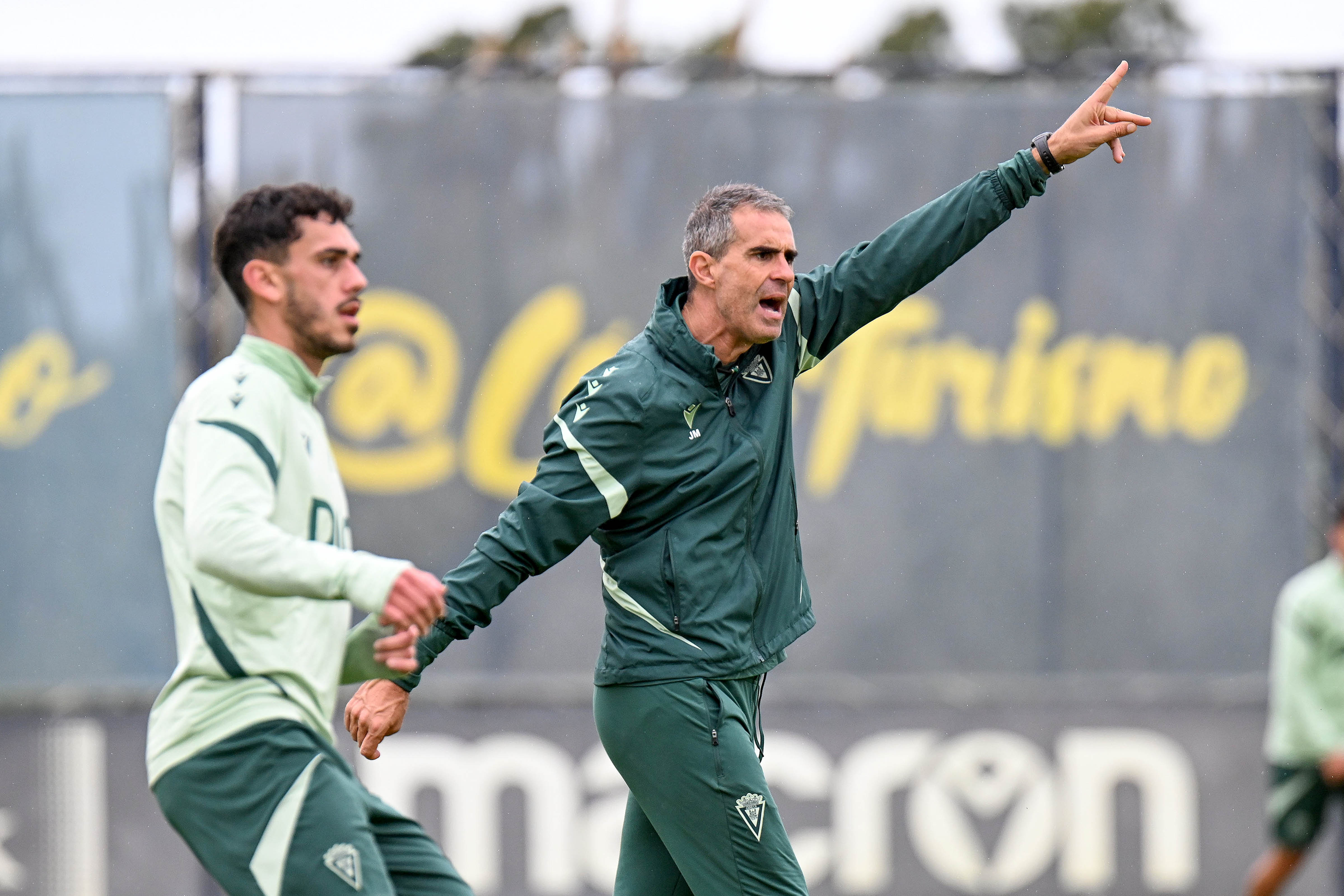 Gaizka Garitano junto a Joaquín González.