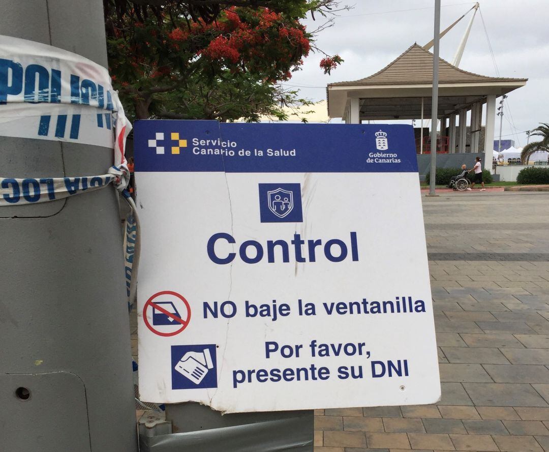 Entrada al punto de extracción de muestras para PCR en el Museo Elder