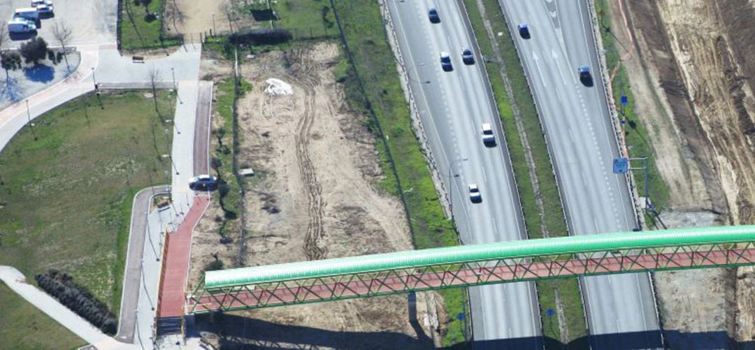 Parla sólo cuenta con dos salidas por carretera a la autovía A-42 y la M-408, muy saturadas habitualmente. Desde hace tiempo reivindican un acceso de Parla Este a la R-4.