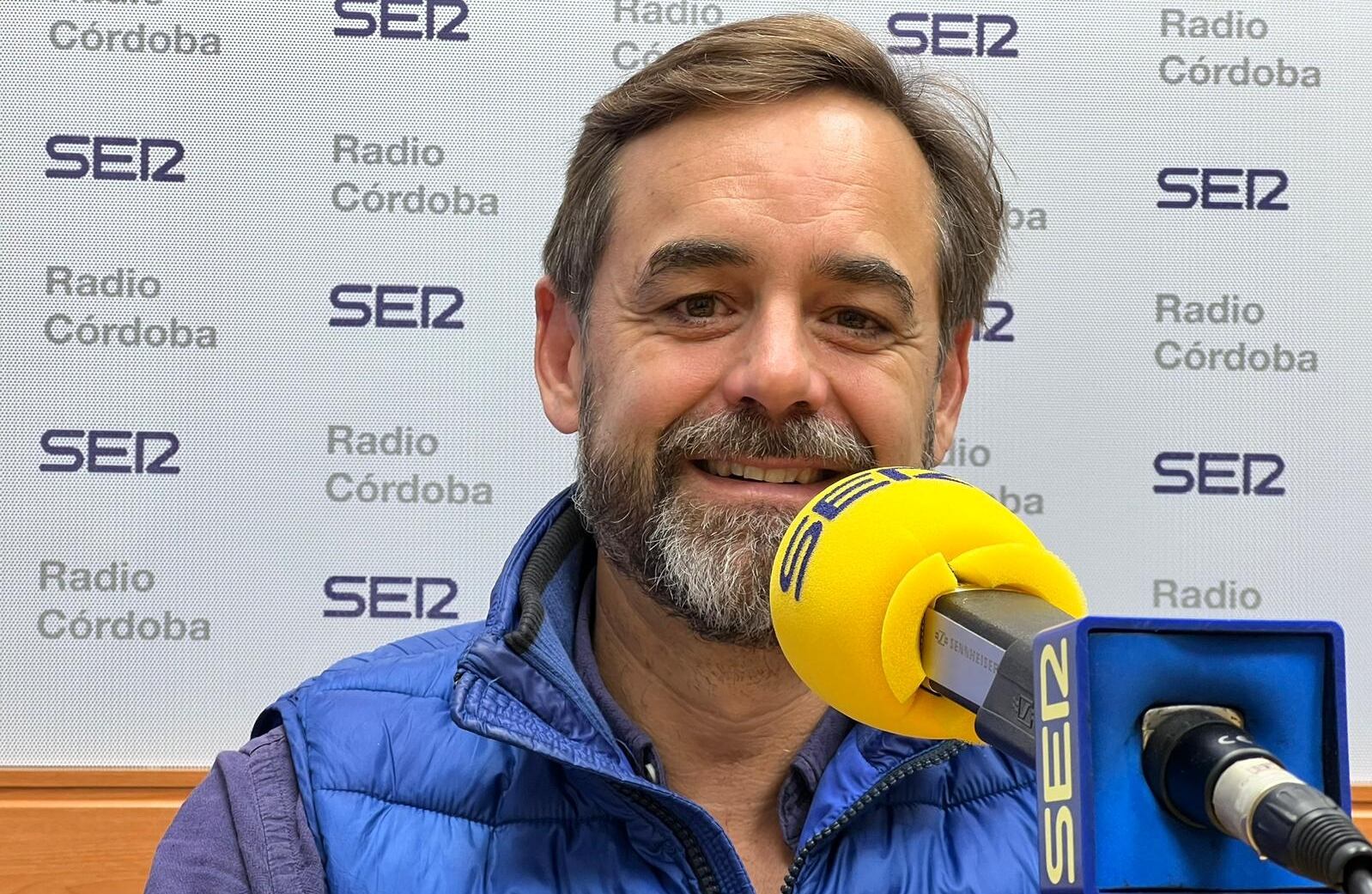 El doctor Manuel Romero Jurado, Jefe del Servicio de Reumatología del Hospital QuirónSalud Córdoba y autor del libro &quot;Síndrome de Sensibilidad Central&quot;