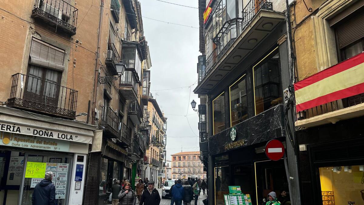 La calle ancha de Toledo (esta vez sí) contará con un toldo, tras la Festividad del Corpus