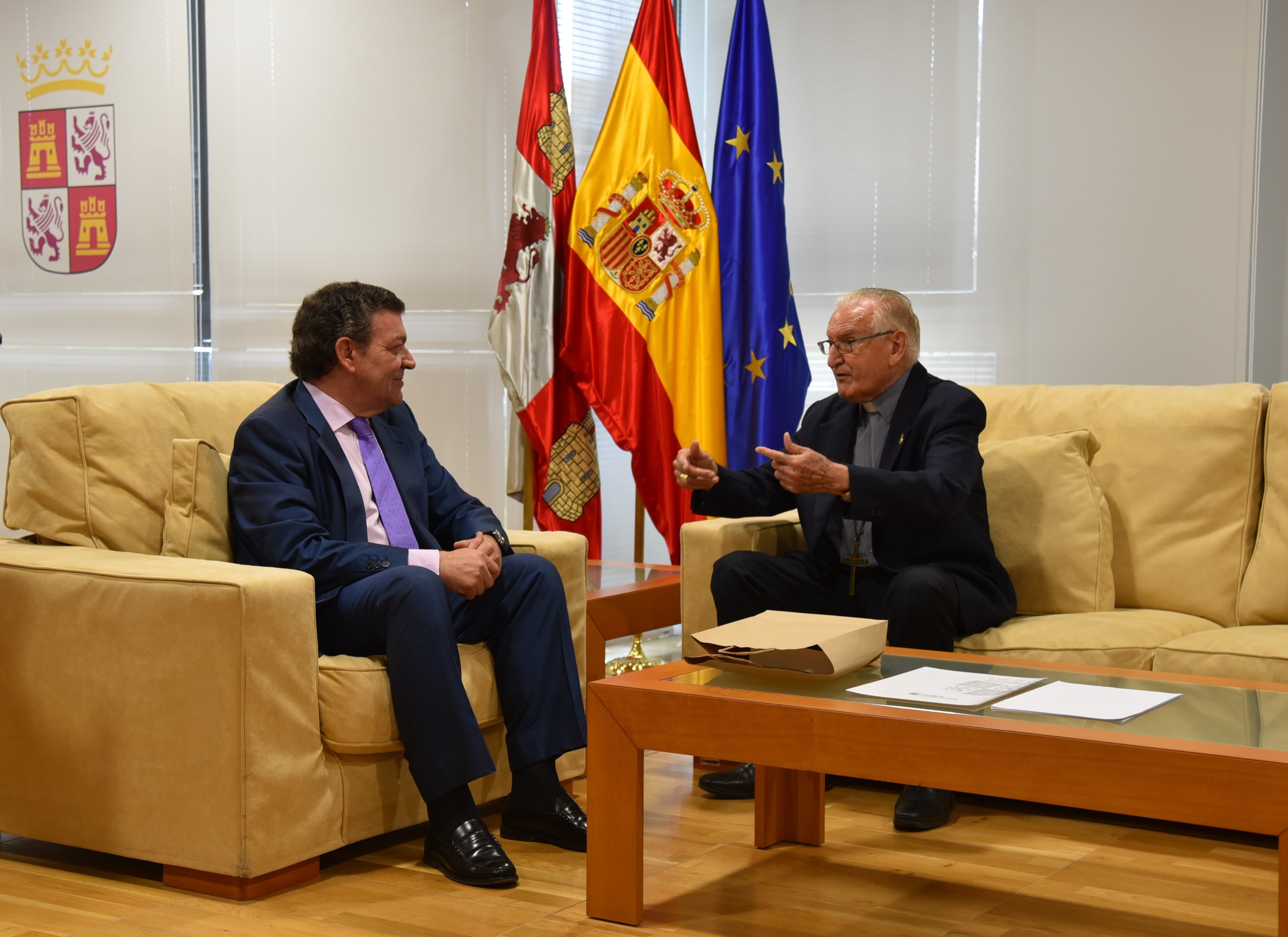 Nicolás Castellanos junto a Luis Miguel González Gago