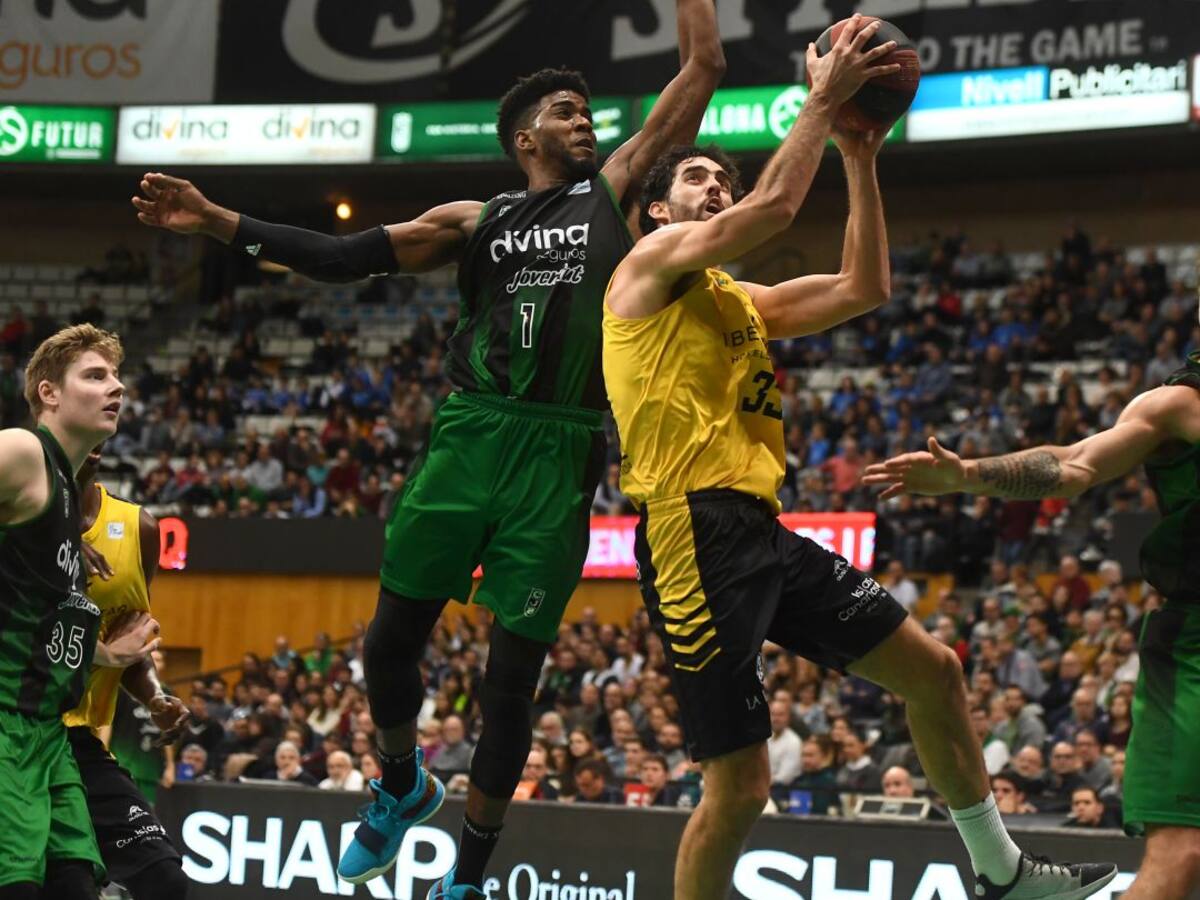 El Canarias cae ante el Joventut (84-64)