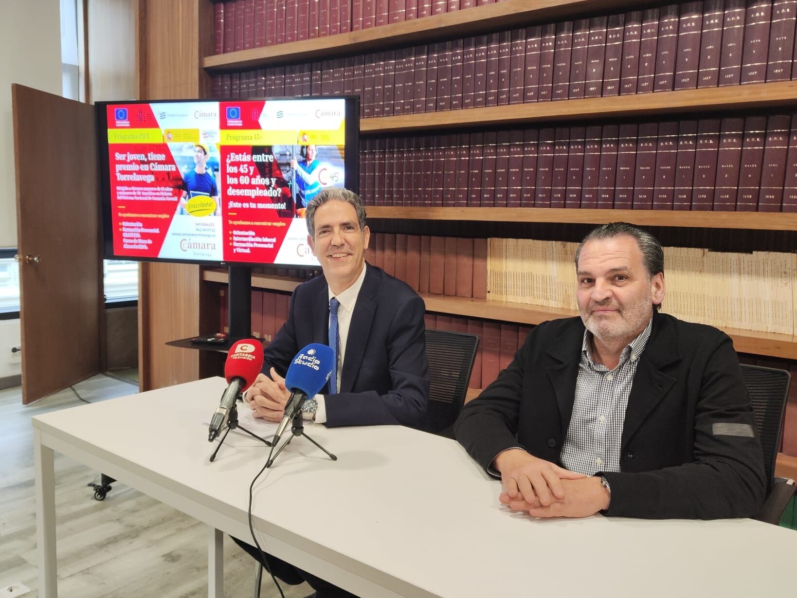 El presidente y secretario de la Cámara en la presentación de los cursos